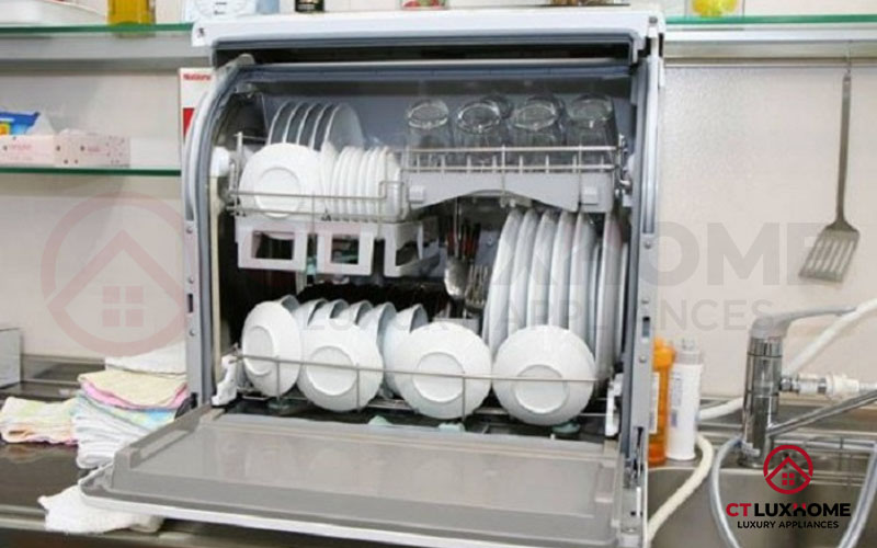 Máy rửa bát có công suất lên đến 6 bộ.