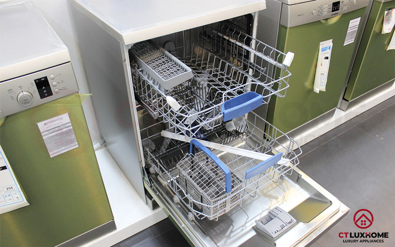 Máy rửa bát Bosch chính hãng.