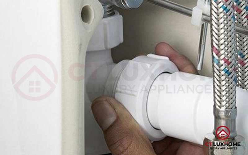 Van cấp nước máy rửa bát.