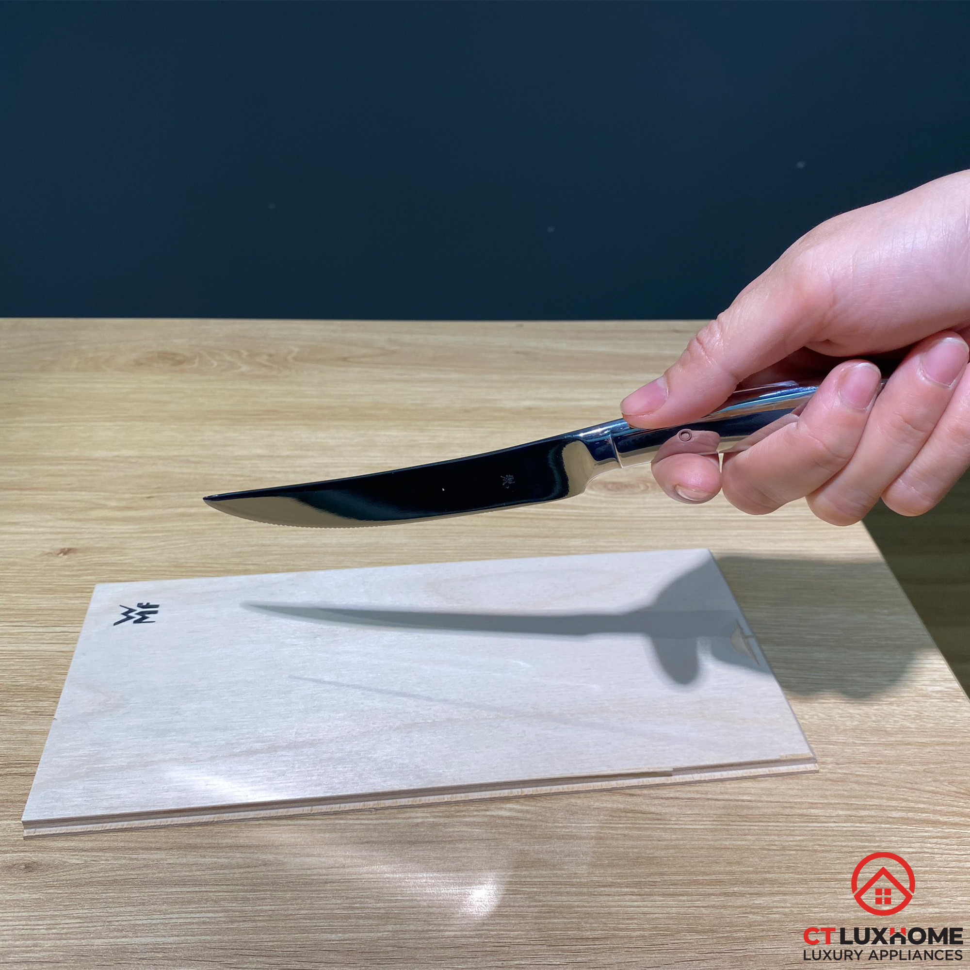 /Upload/san-pham/bo_dao_6_mon/anh_thuc_te_1_wmf_steak-knife-1289616046_2000x2000.jpg