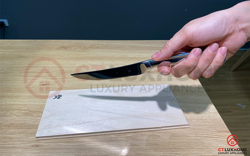 Thiết kế phong cách đơn giản, nhỏ gọn