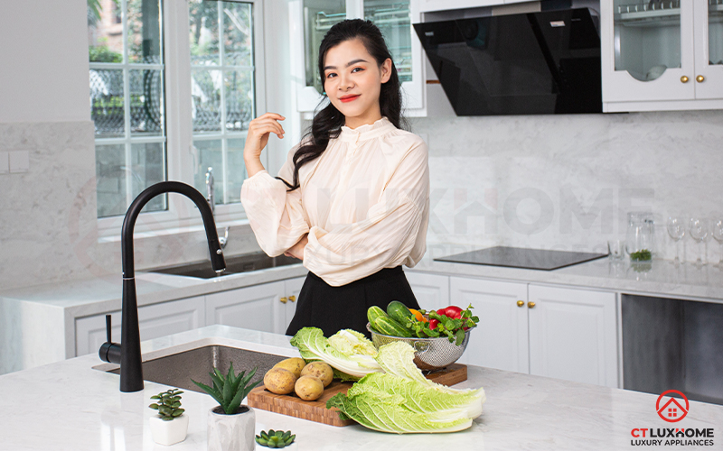 Hình ảnh thực tế Vòi rửa chén bát rút dây Konox KN1901B Black