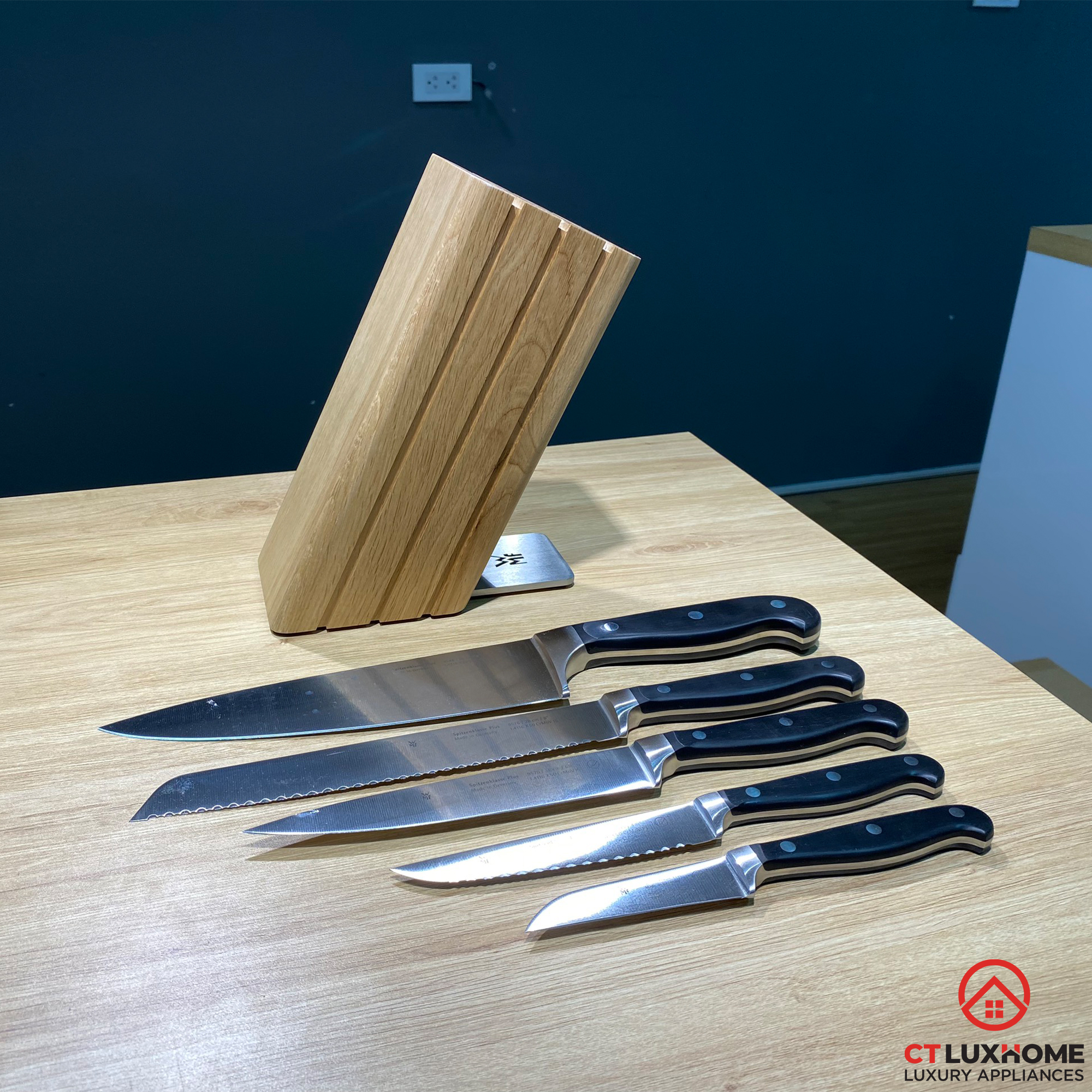 /Upload/san-pham/gia-dung-wmf/bo-dao-thia/spitzerklasse-plus-6-mon/anh_thuc_te_3_1892189992_dao_spitzerklasseplus_6pc_2000x2000.jpg