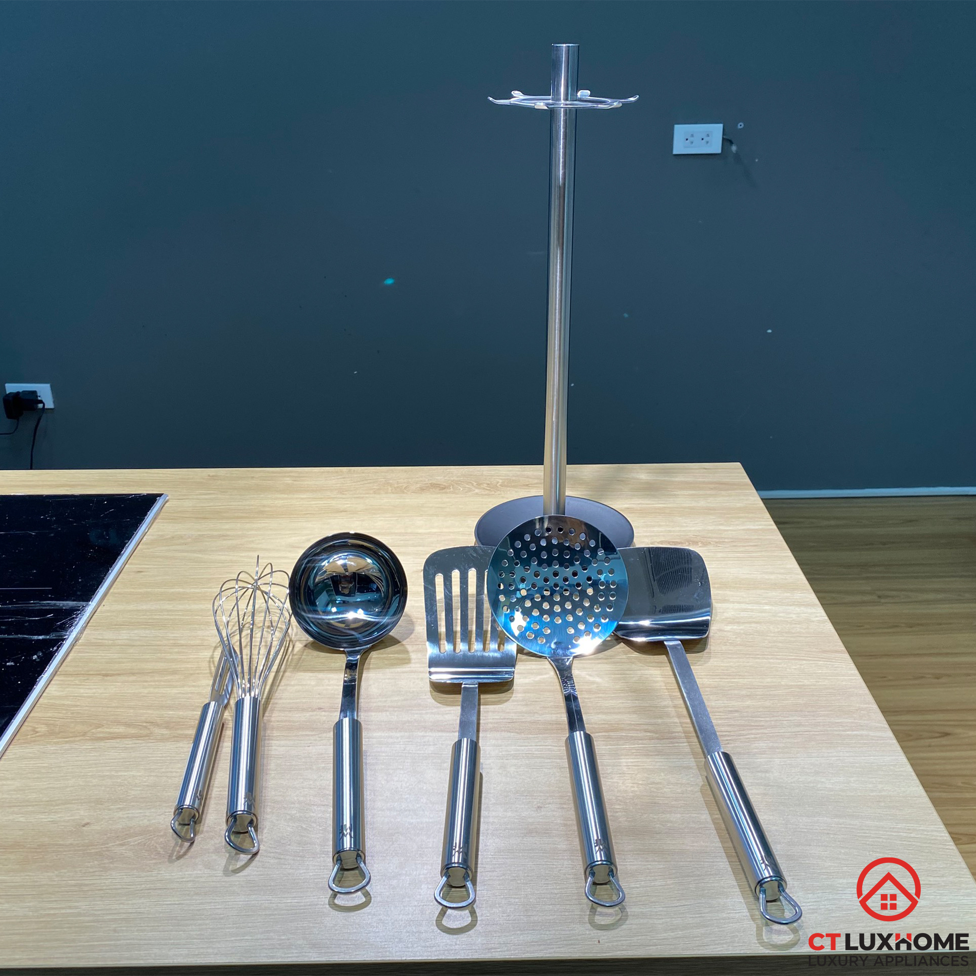/Upload/san-pham/gia-dung-wmf/dung-cu-nau-an/profi-plus-7-mon/anh_thuc_te_2_1876709990_wmf_profiplus_7pc_2000x2000.jpg