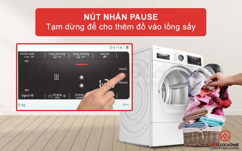 Lựa chọn Pause để tạm dừng máy khi bạn cần cho thêm quần áo vào lồng sấy.