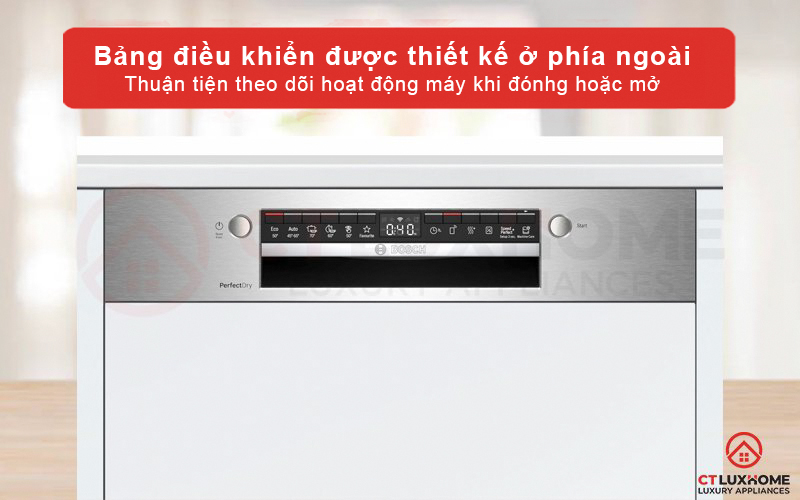 Dễ dàng thao tác với bảng điều khiển được thiết kế phía bên ngoài mặt máy